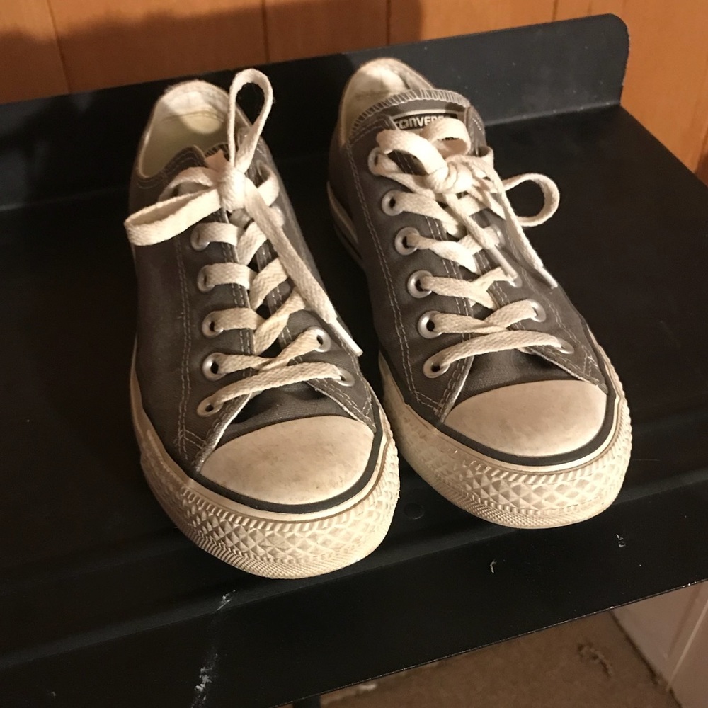 Grey converse